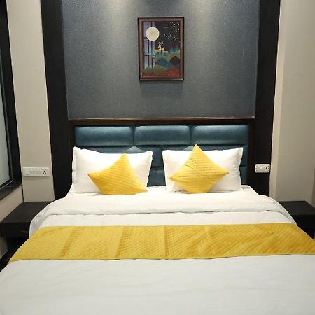Hotel The Bell 卢迪亚纳 外观 照片